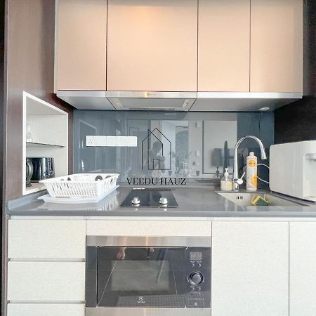 קואלה לומפור Scarletz Suites At Klcc By Veedu Hauz מראה חיצוני תמונה
