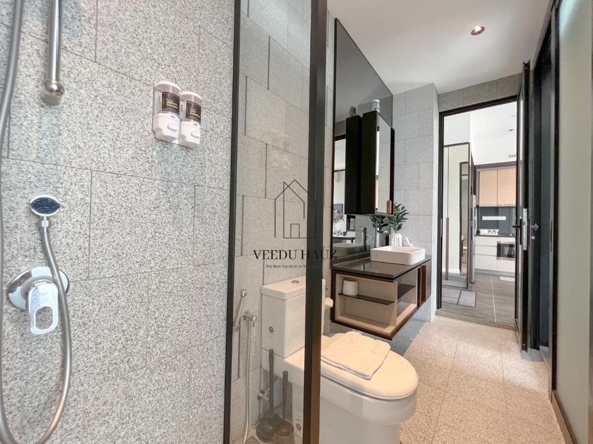 קואלה לומפור Scarletz Suites At Klcc By Veedu Hauz מראה חיצוני תמונה