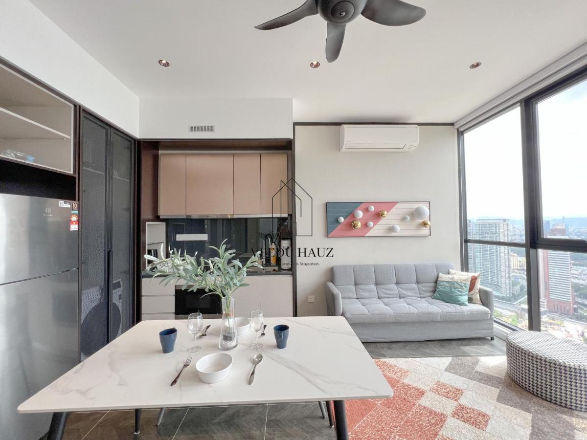 קואלה לומפור Scarletz Suites At Klcc By Veedu Hauz מראה חיצוני תמונה