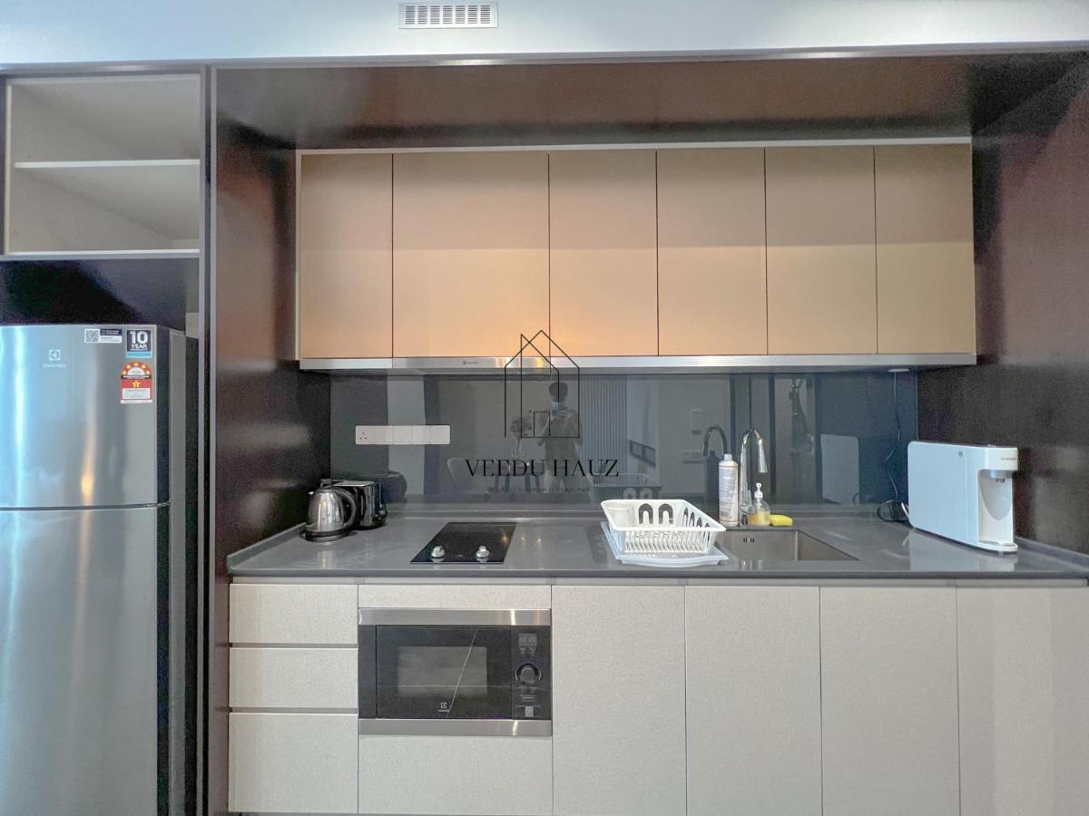קואלה לומפור Scarletz Suites At Klcc By Veedu Hauz מראה חיצוני תמונה