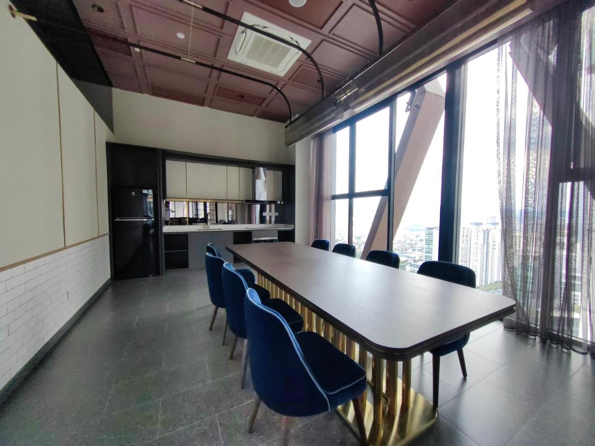 קואלה לומפור Scarletz Suites At Klcc By Veedu Hauz מראה חיצוני תמונה