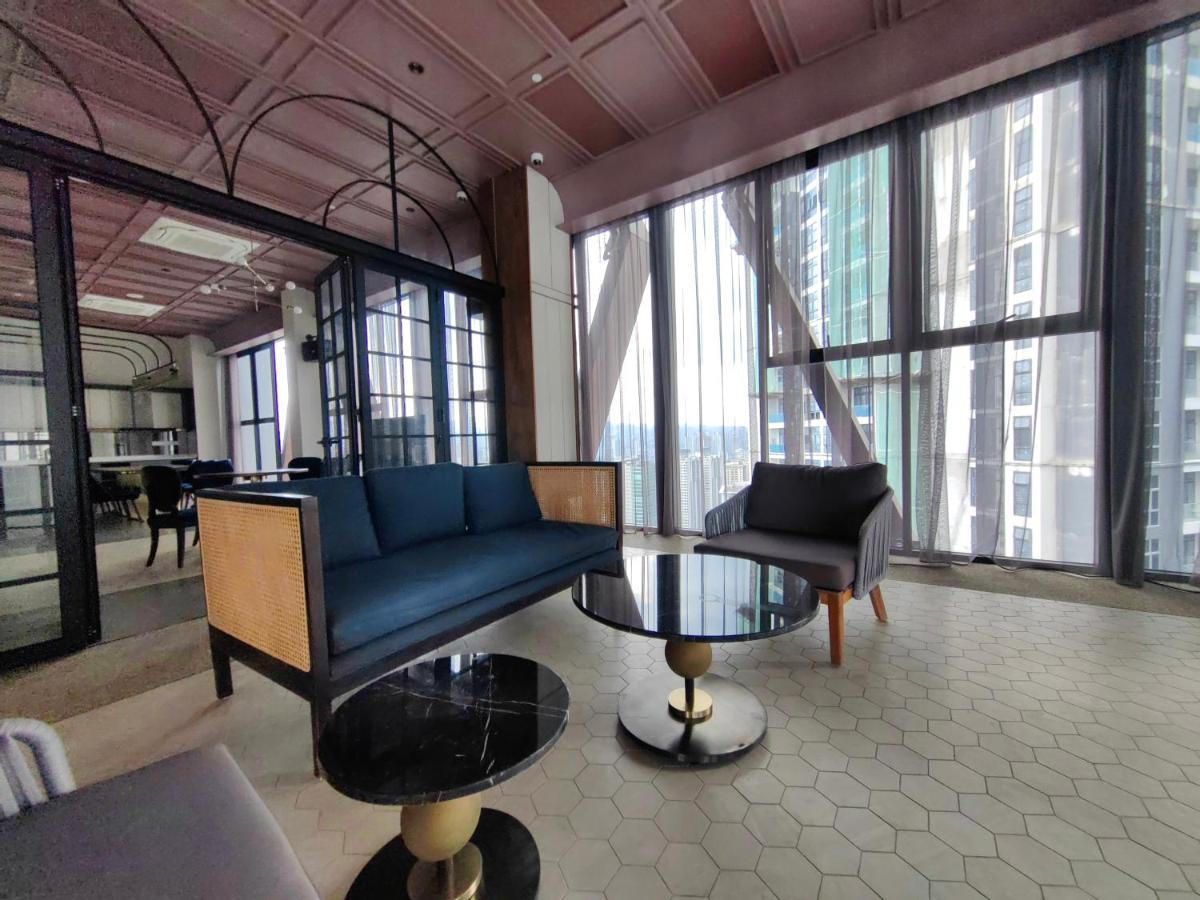 קואלה לומפור Scarletz Suites At Klcc By Veedu Hauz מראה חיצוני תמונה