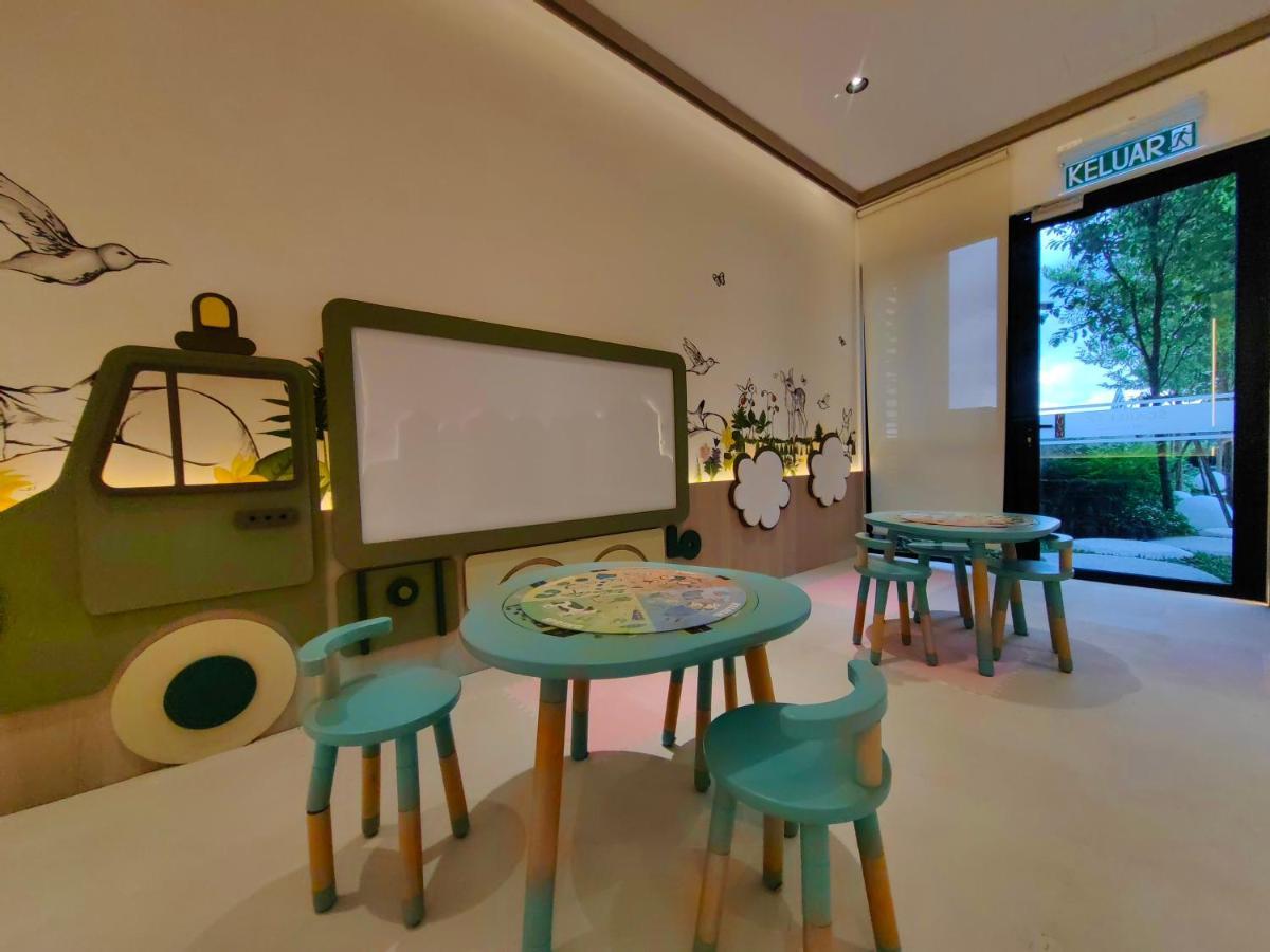 קואלה לומפור Scarletz Suites At Klcc By Veedu Hauz מראה חיצוני תמונה