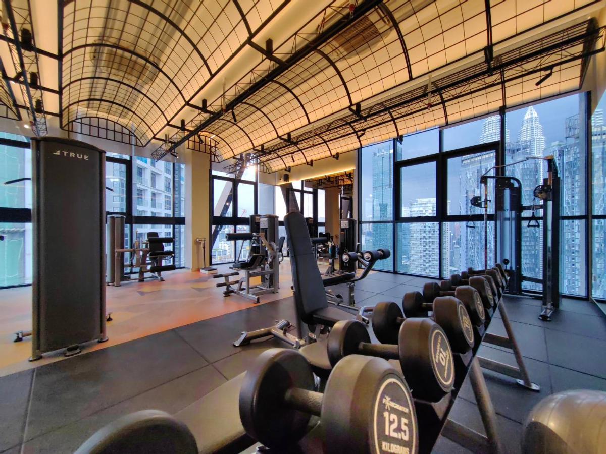 קואלה לומפור Scarletz Suites At Klcc By Veedu Hauz מראה חיצוני תמונה