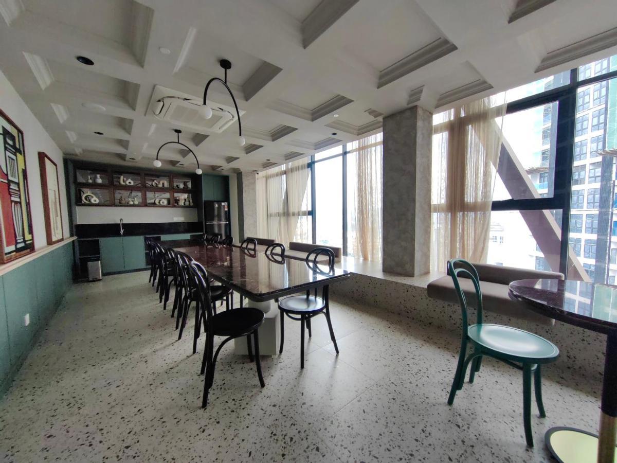 קואלה לומפור Scarletz Suites At Klcc By Veedu Hauz מראה חיצוני תמונה
