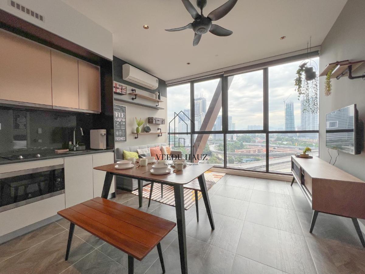 קואלה לומפור Scarletz Suites At Klcc By Veedu Hauz מראה חיצוני תמונה